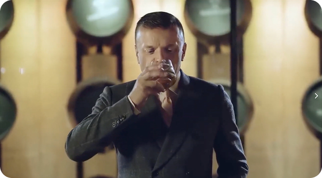 Отправили Леонида Парфенова пить воду из Шотландского ручья